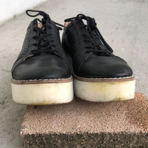 Prune Platforms  - Picture 4 of 8